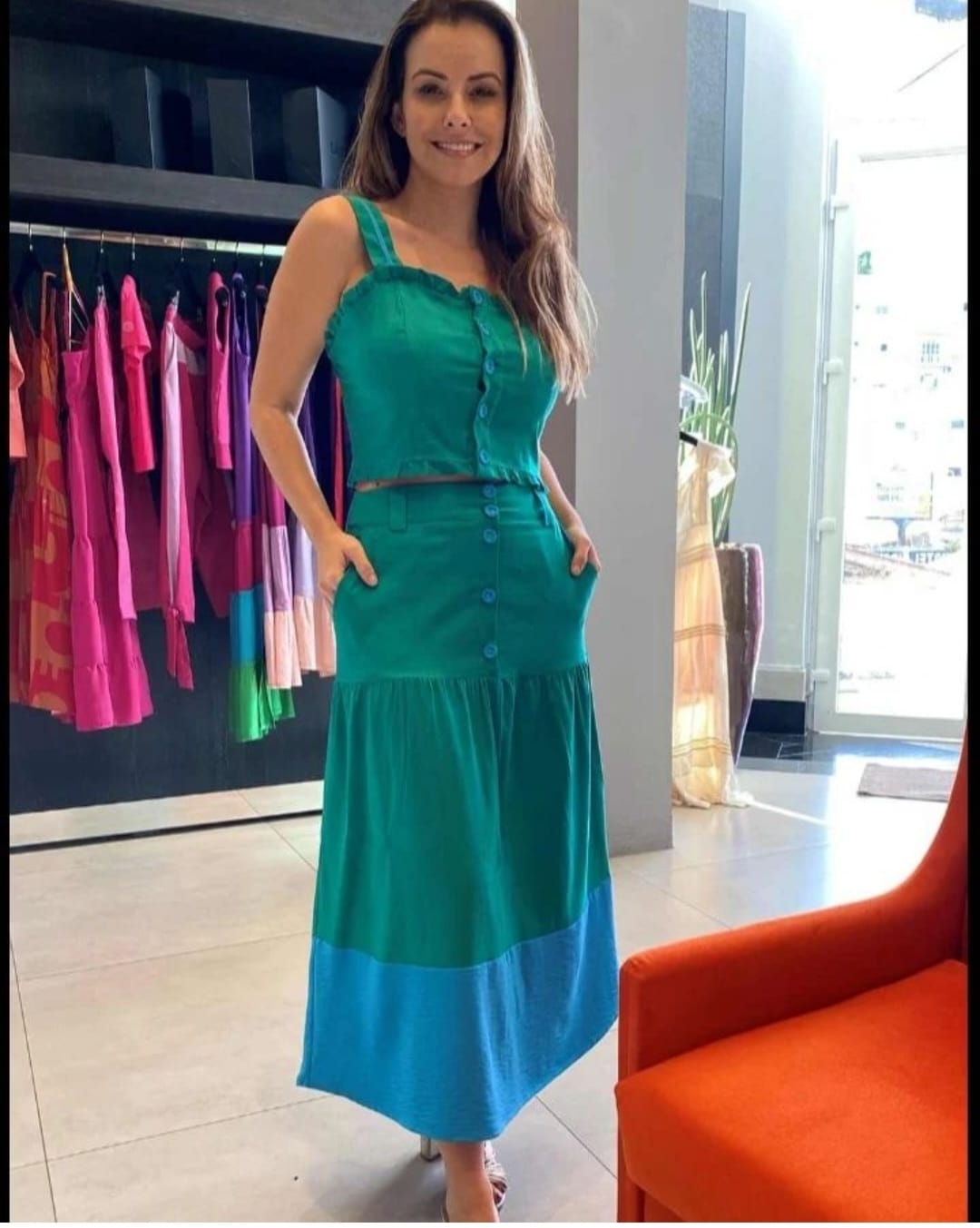 Conjunto de saia e cropped verde e azul - P