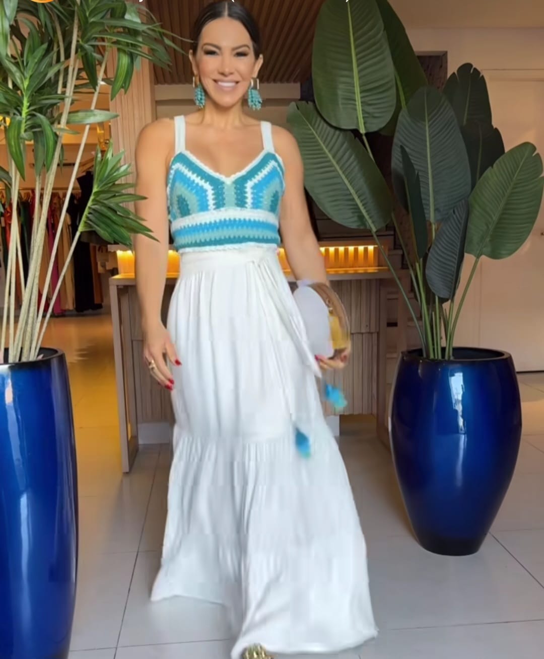 Vestido nude com crochê azul - M