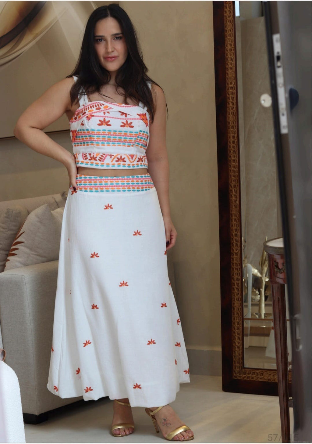 Conjunto de saia balonê branca bordada