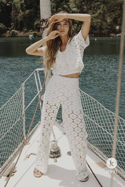 Conjunto de calça, regada e blusa em renda off white