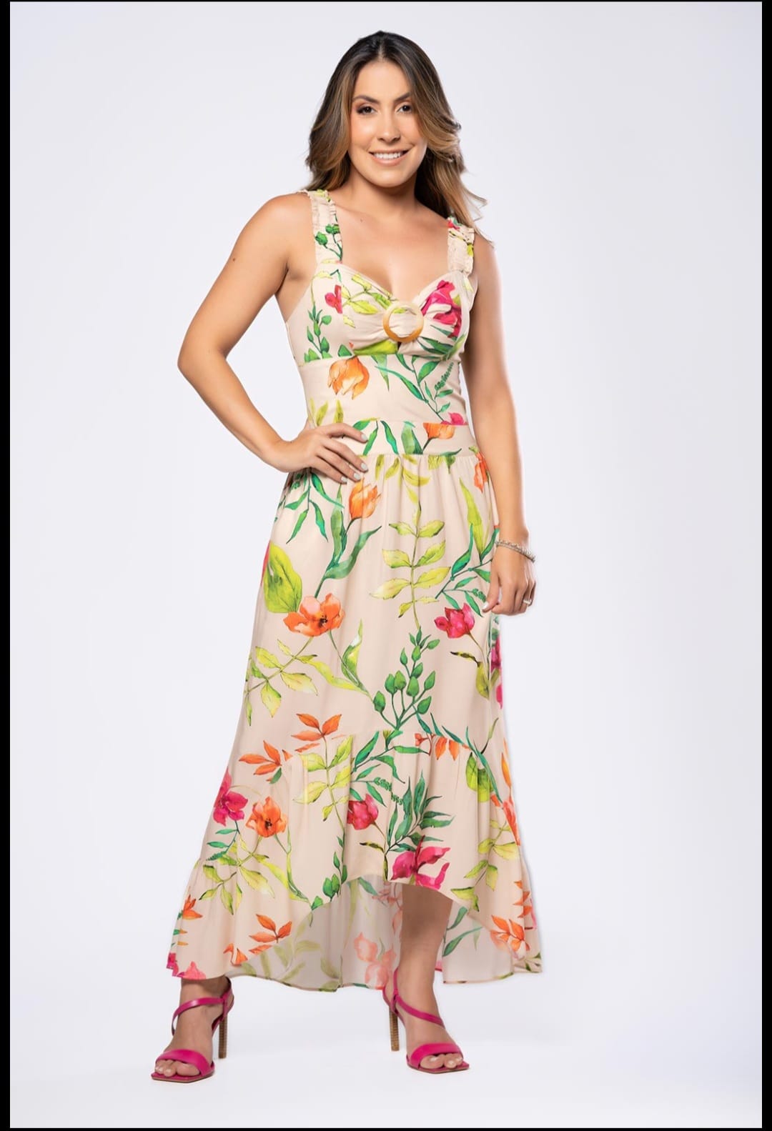 Vestido estampado com fundo bege - M