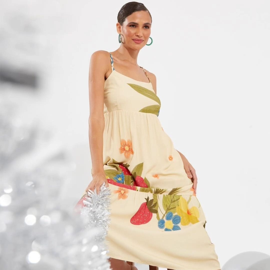 Vestido bege estampado com morangos de alça - 38