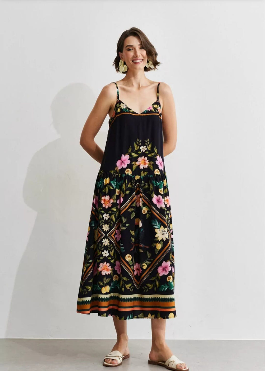 Vestido preto estampado cintura baixa