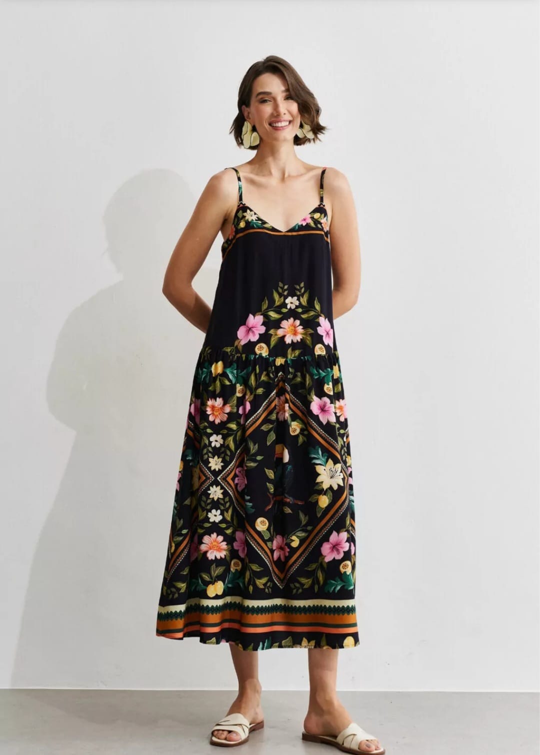 Vestido preto estampado cintura baixa