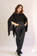 Conjunto de calça e cropped com capa em crepe