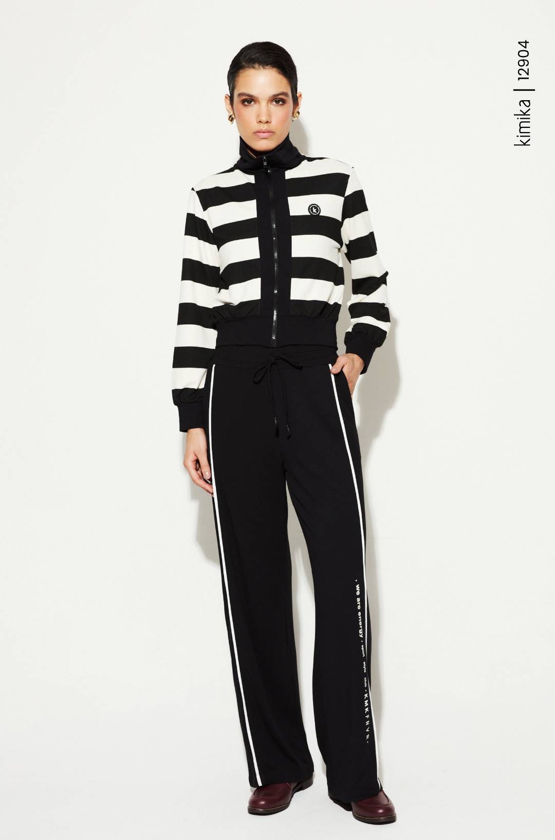 Conjunto de calça e blusa em malha listrada
