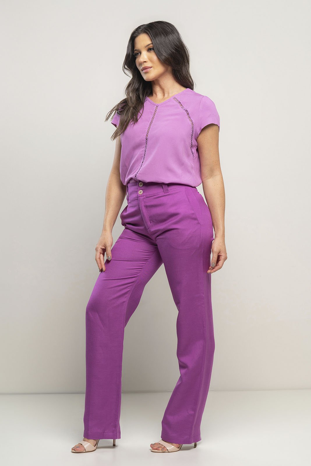 Conjunto de calça em linho e blusa em viscose "ton sur ton" lilás - GG
