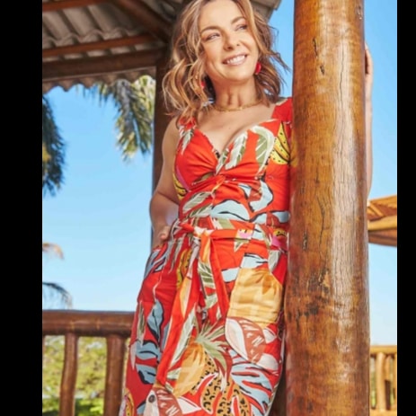 Vestido curto em sarja estampado vermelho