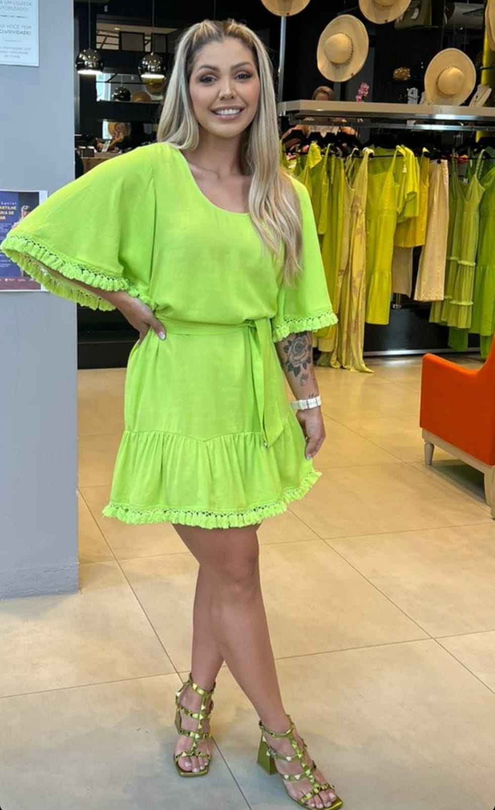 Vestido em viscose lima soltinho - M