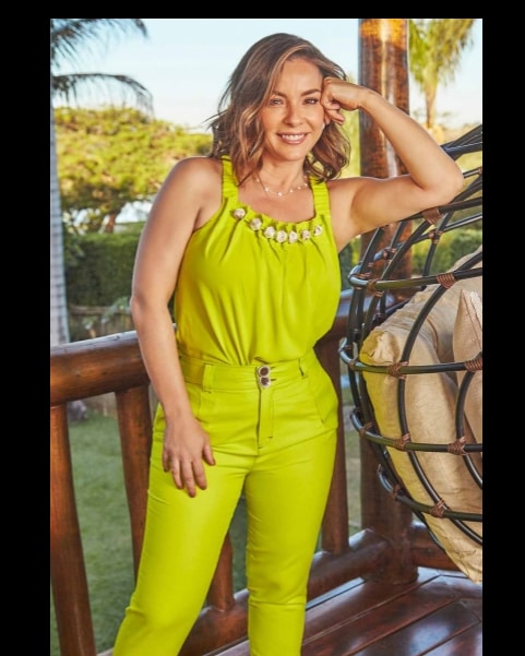 Conjunto de blusa e calça lima em sarja - M