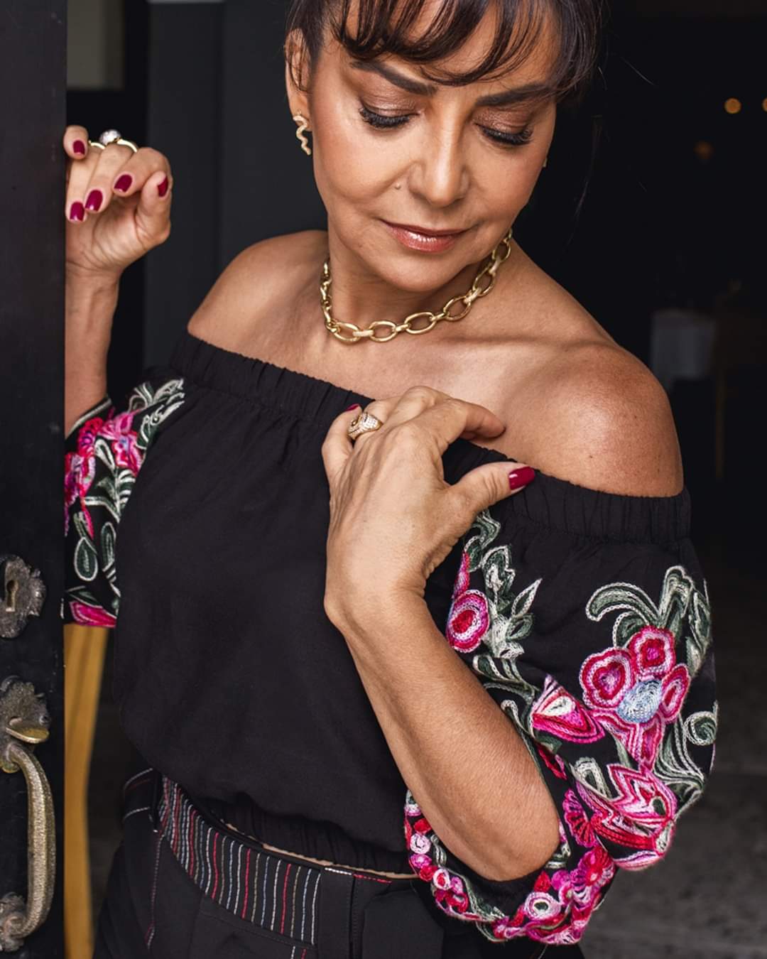 Conjunto de calça e blusa preta com bordados - M