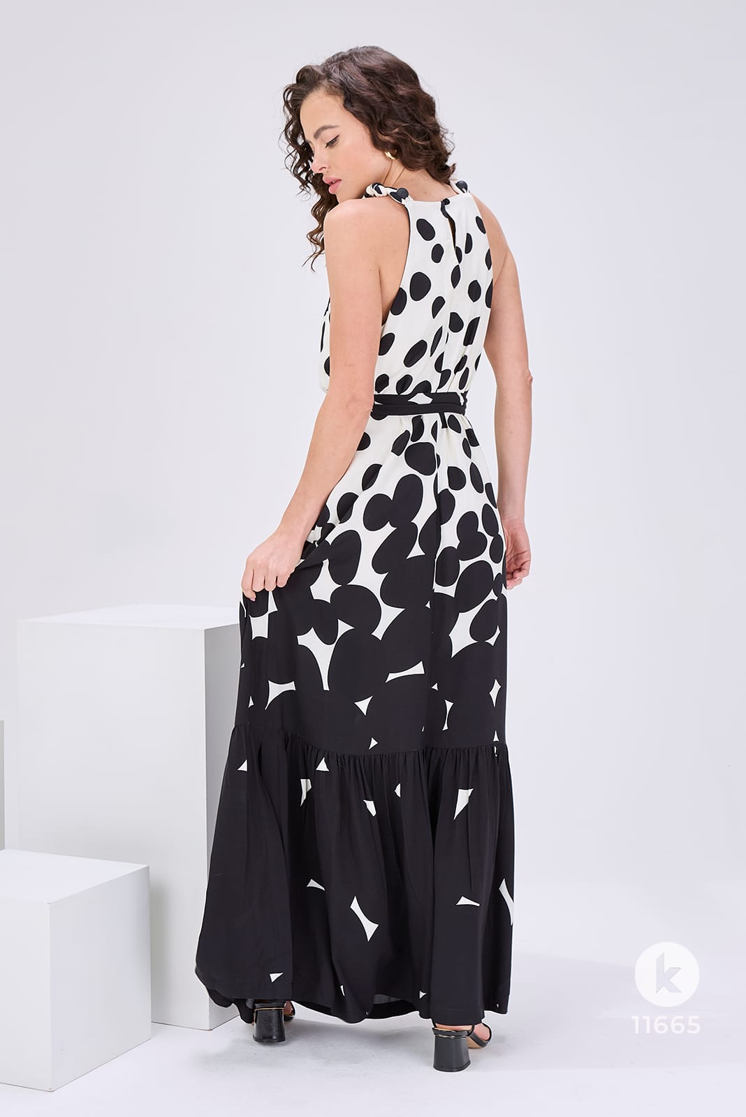 Vestido com estampas de póas preto e branco - G