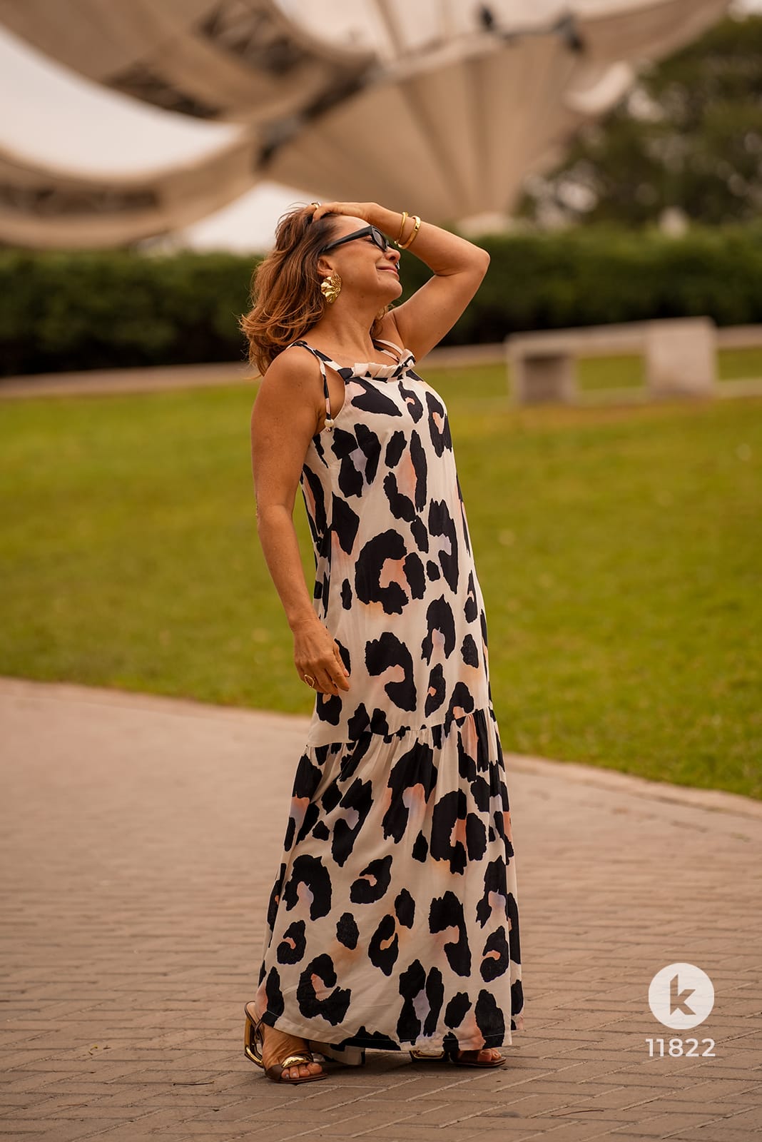 Vestido estampa de onça estilizada em viscose