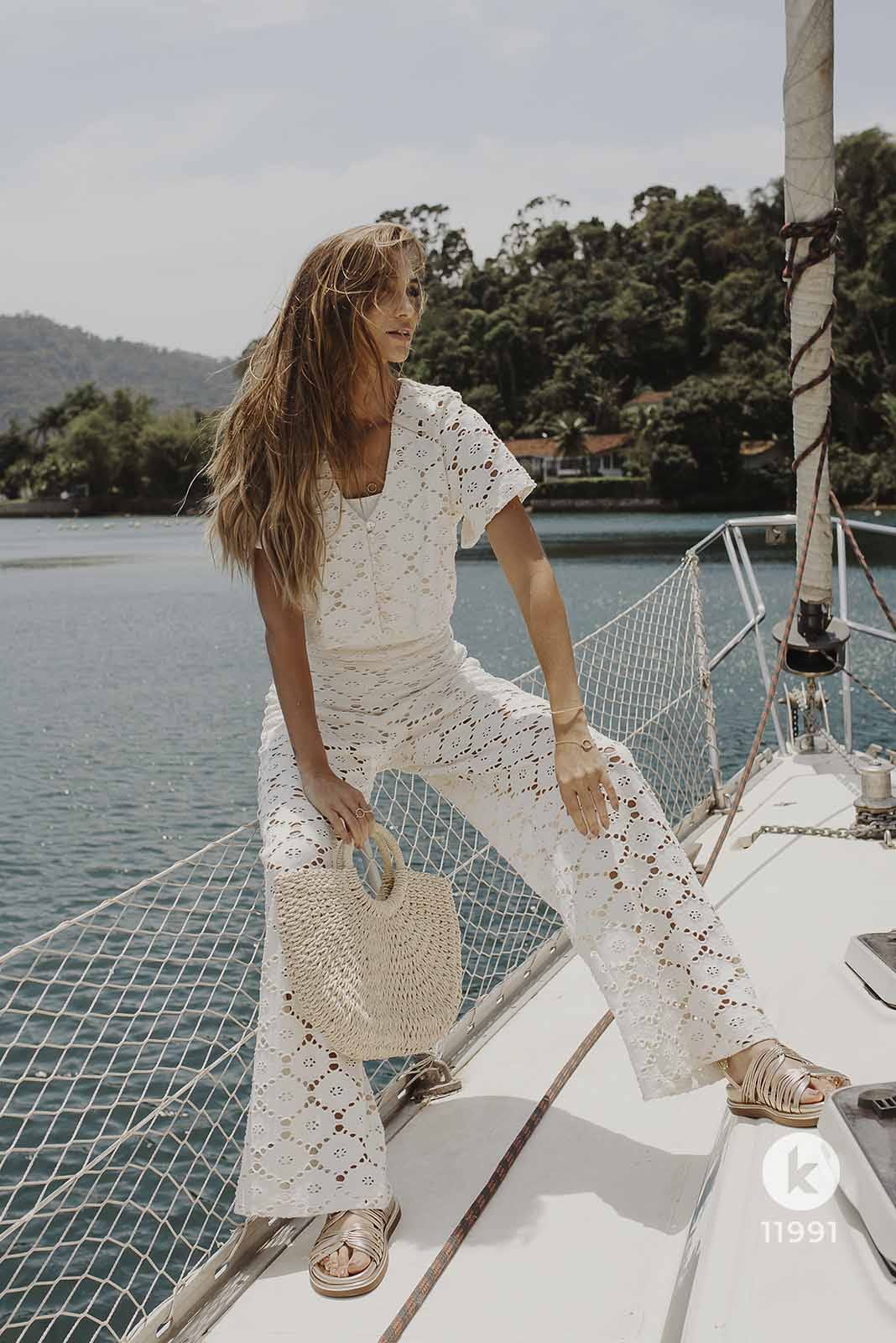 Conjunto de calça, regada e blusa em renda off white