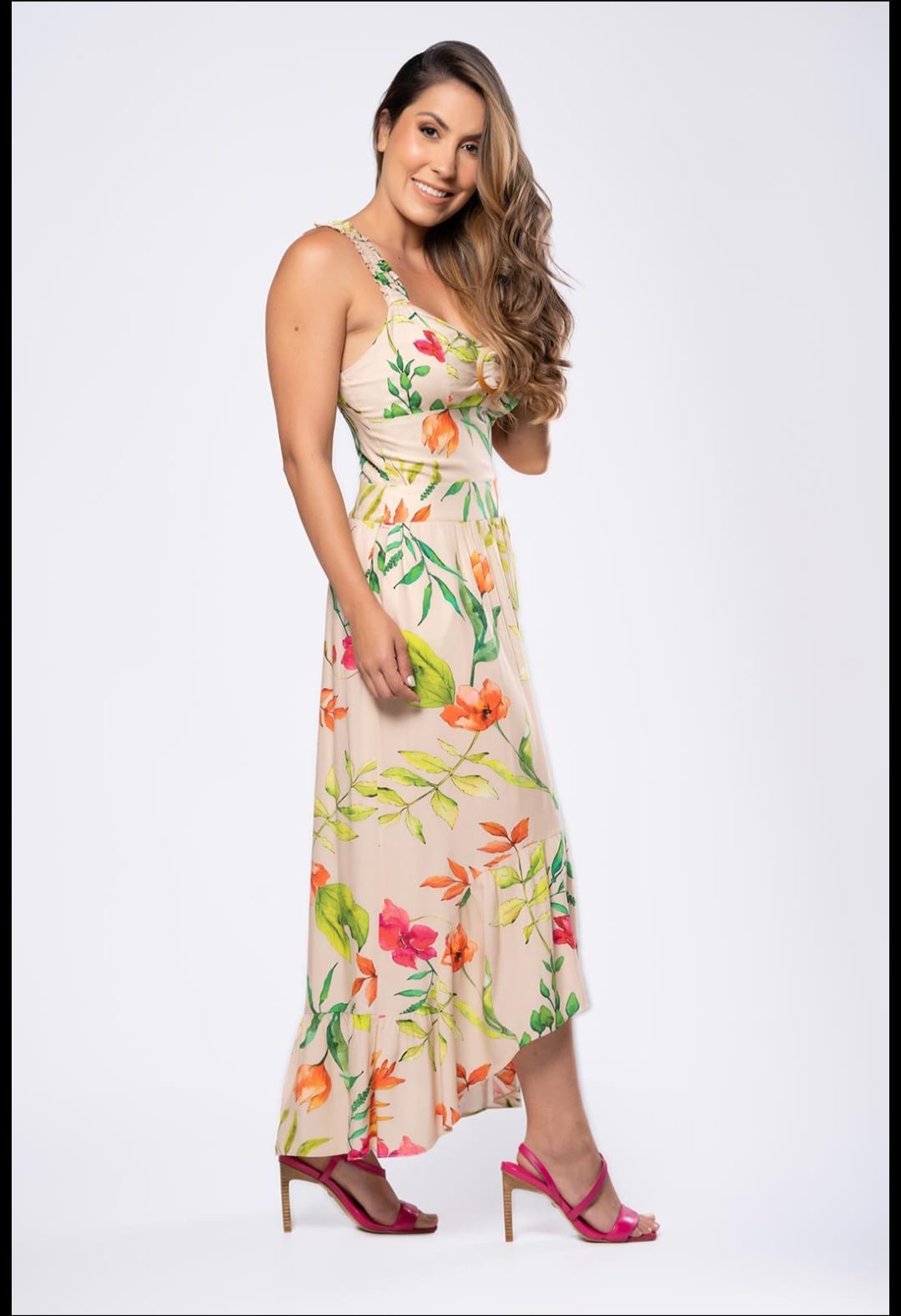 Vestido estampado com fundo bege - M