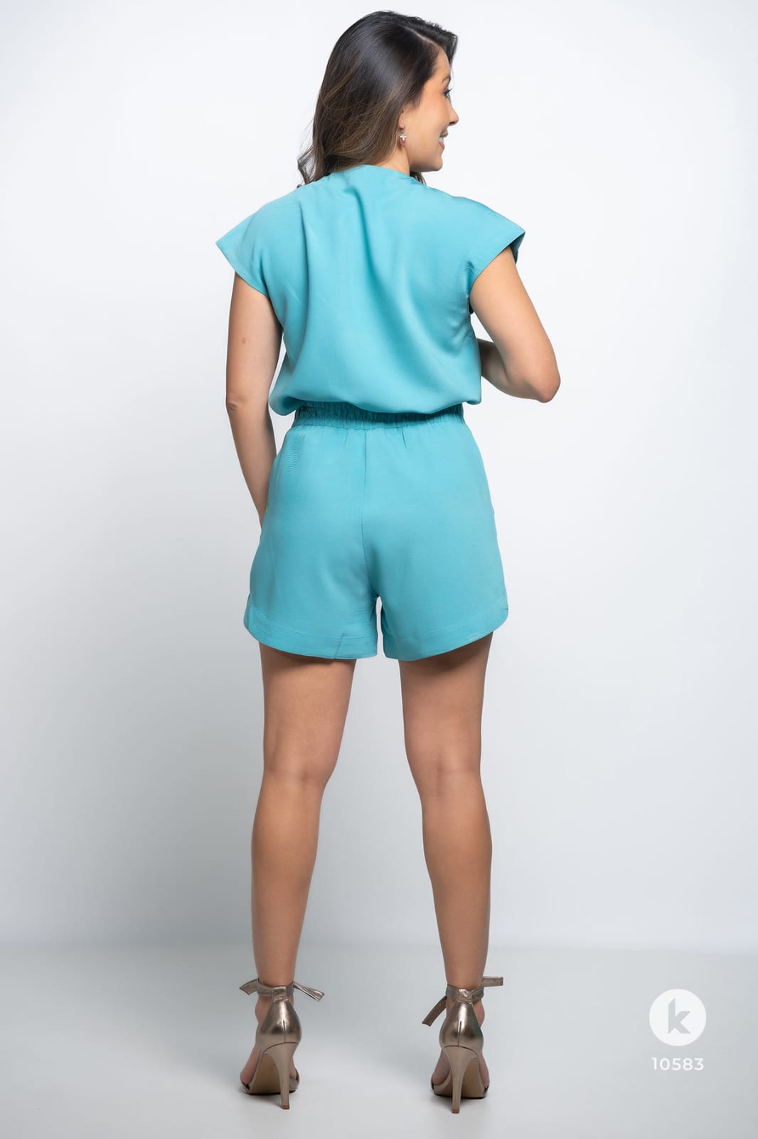 Conjunto de bermuda e blusa azul com detalhes verde - M