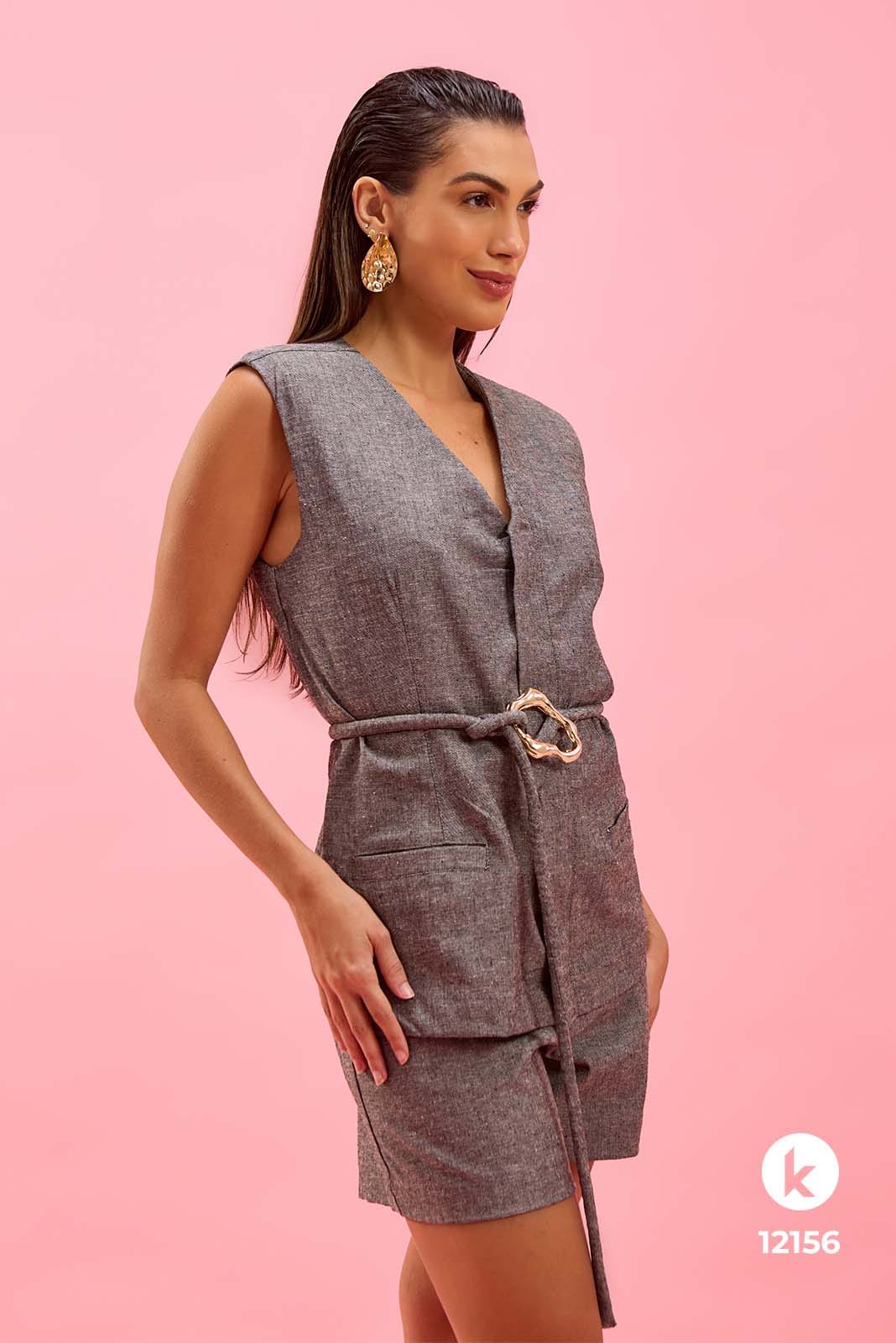 Conjunto de bermuda e colete cinza