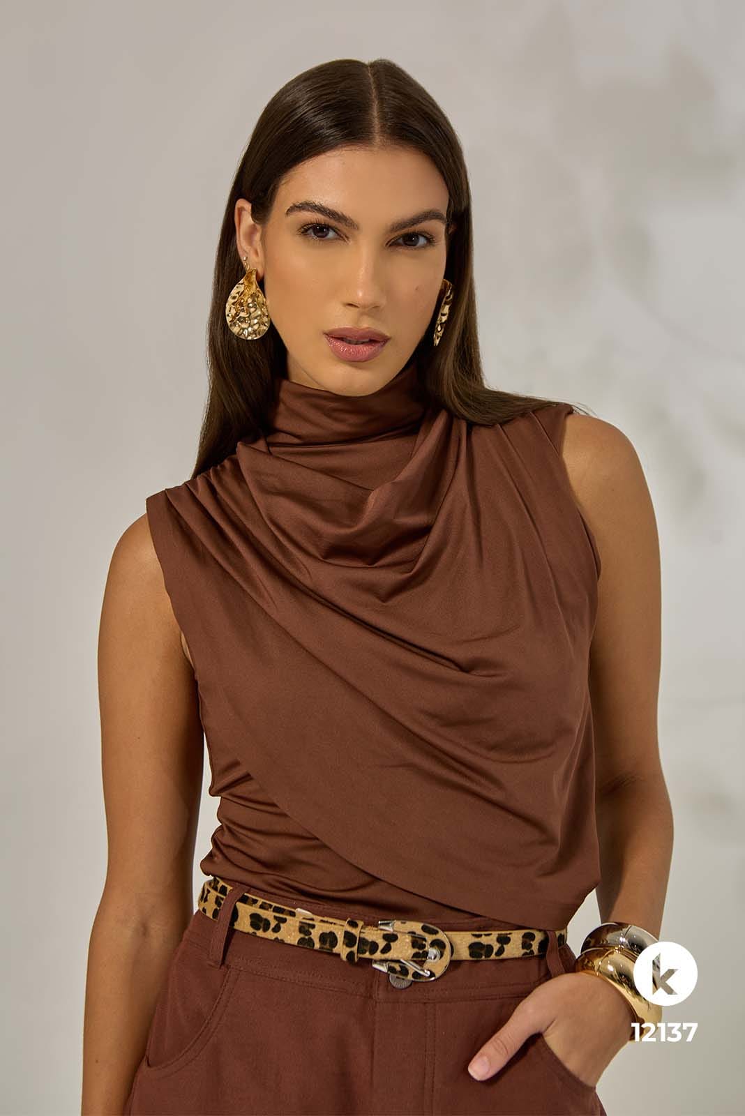 Conjunto de bermuda alongada e blusa em jersey