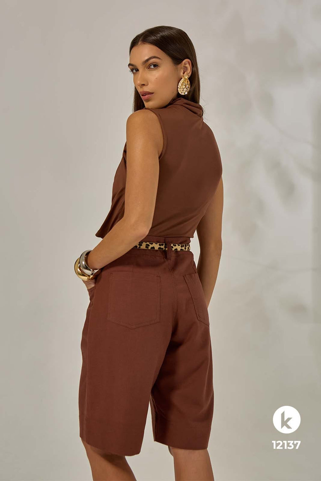 Conjunto de bermuda alongada e blusa em jersey