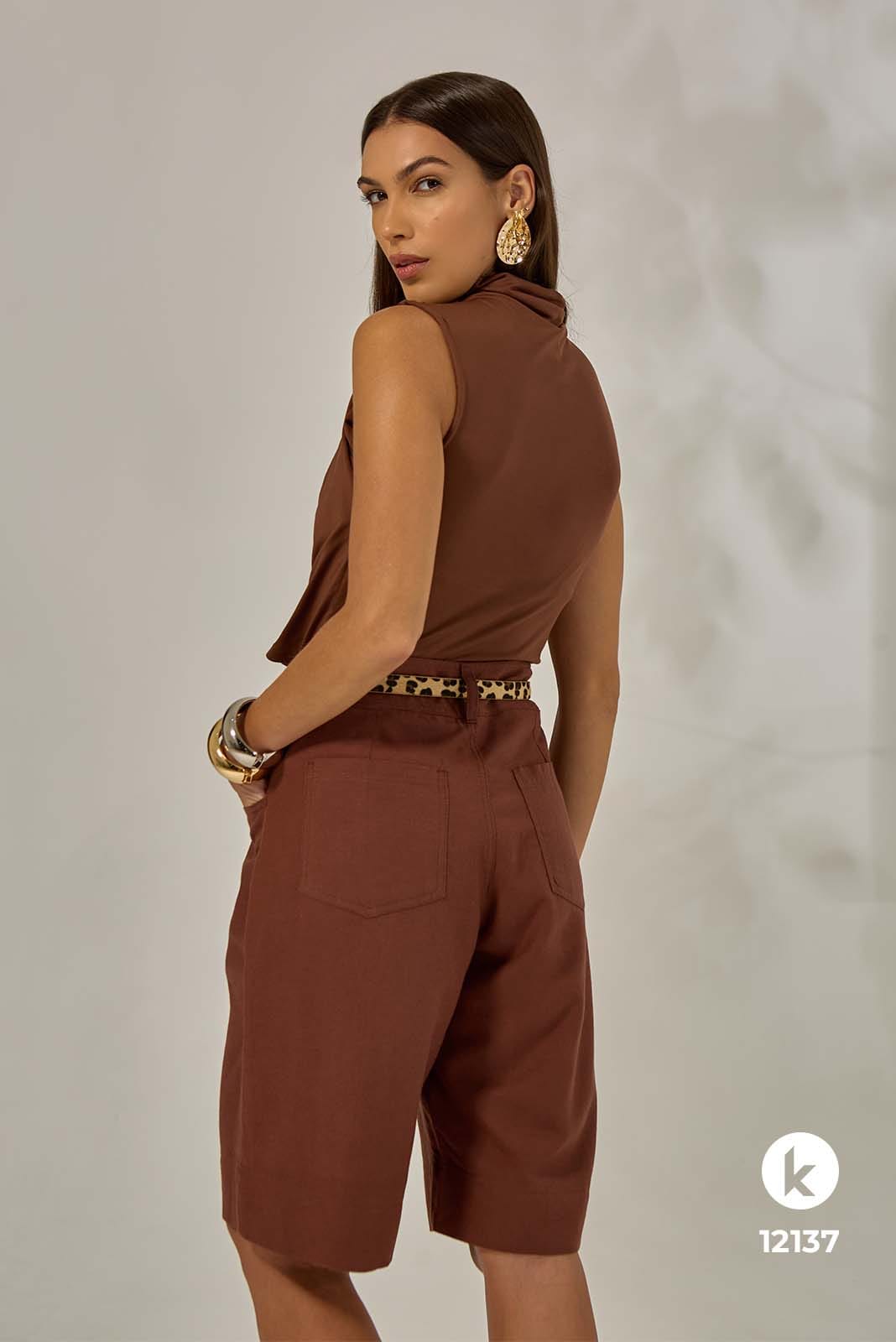 Conjunto de bermuda alongada e blusa em jersey