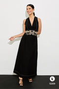 Vestido preto em linho bordado