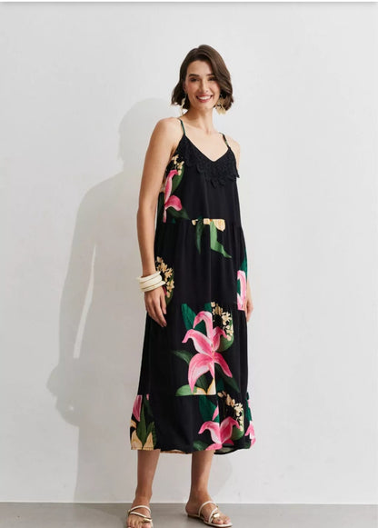 Vestido preto estampado com alças finas