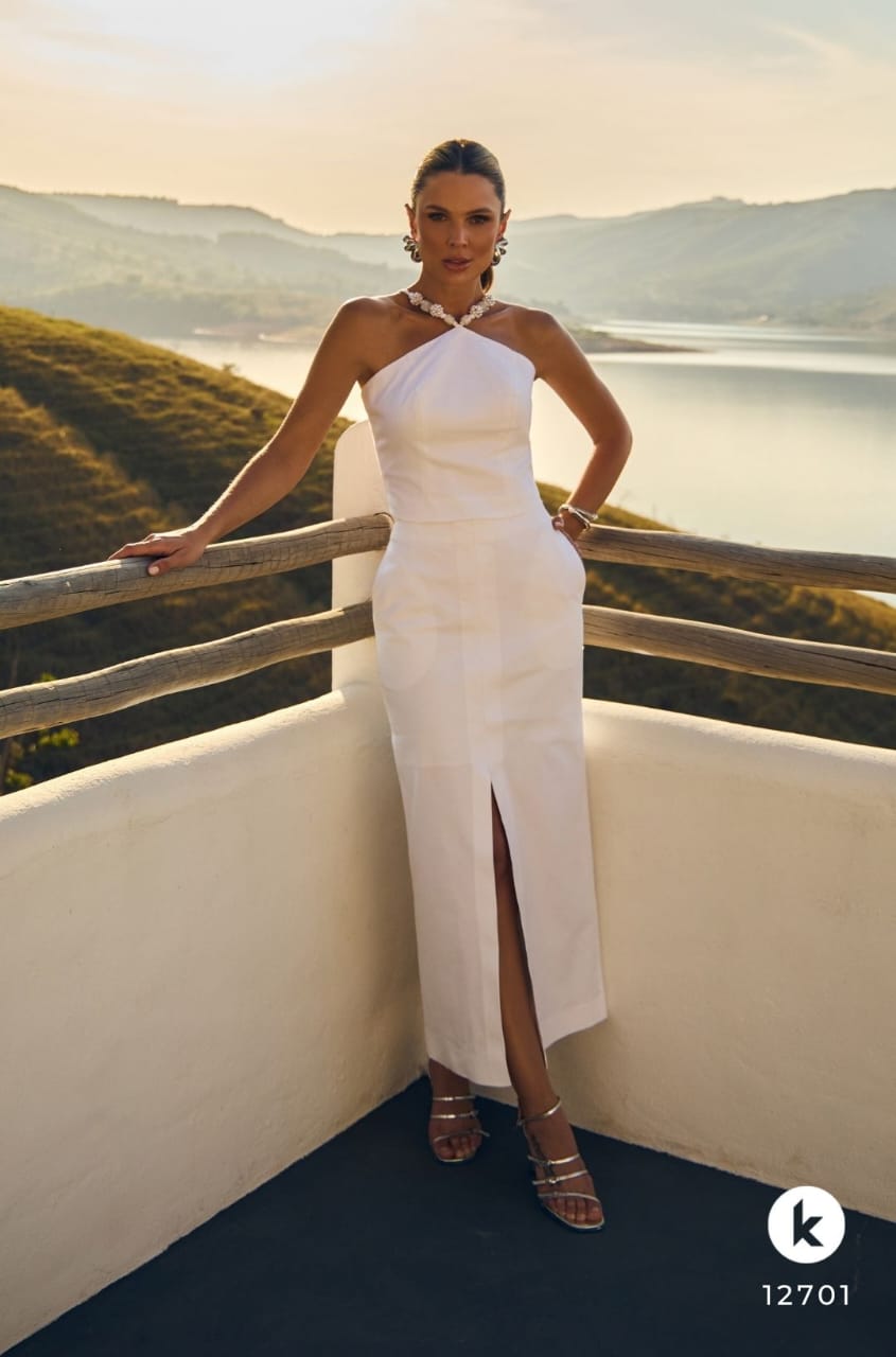 Conjunto de saia e cropped com alças em pedraria