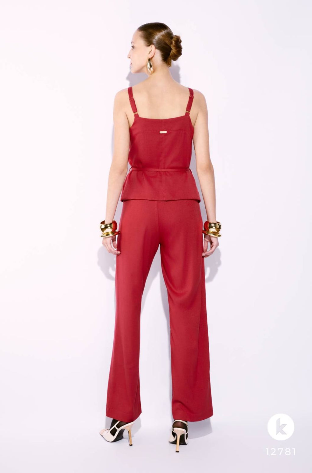 Conjunto de calça e blusa bordo