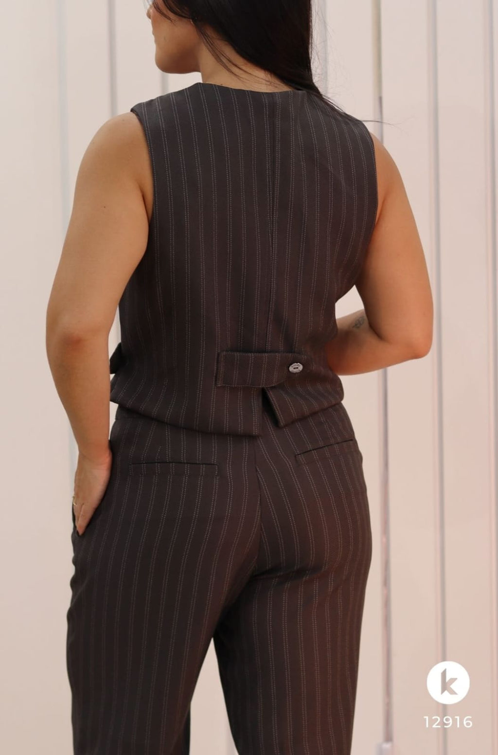 Conjunto de calça e colete cinza