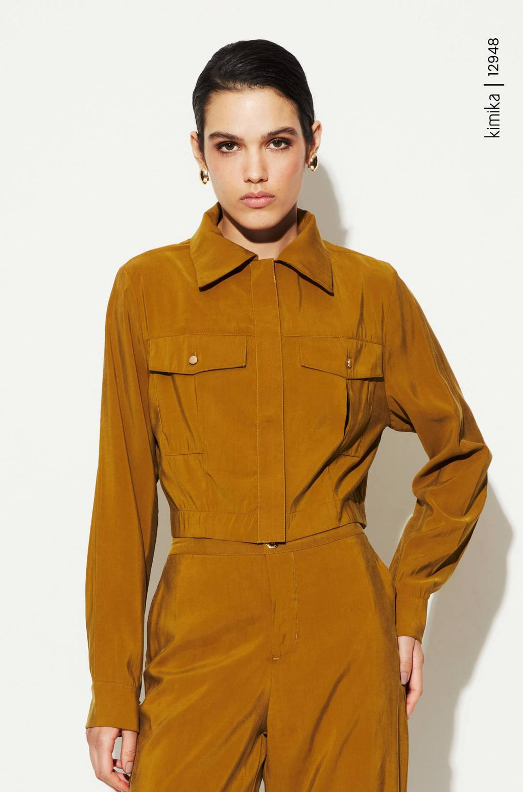 Conjunto de calça e jaqueta caramelo